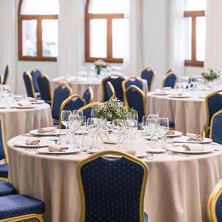 Ipv Palace & - Adults Recommended